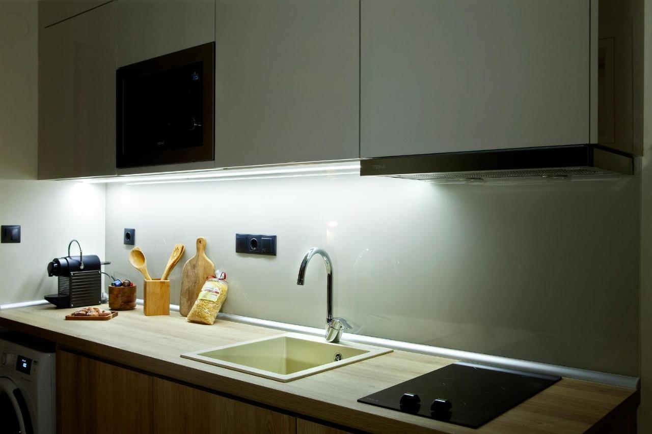 Designer Apartments Close To The Center + Free Parking เทสซาโลนิกิ ภายนอก รูปภาพ