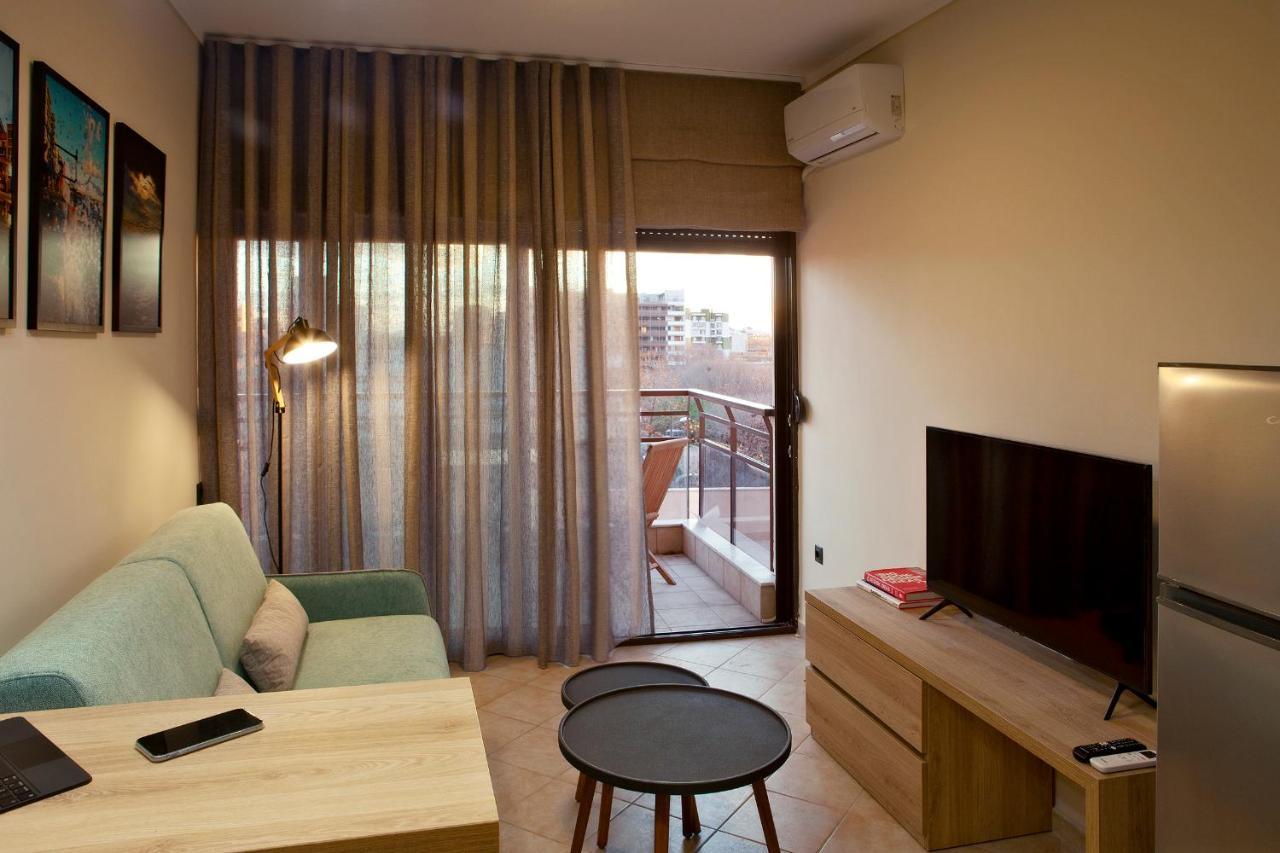 Designer Apartments Close To The Center + Free Parking เทสซาโลนิกิ ภายนอก รูปภาพ